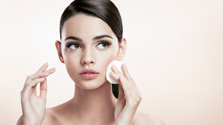 Jak skutecznie dbać o własną skórę twarzy i poprawić jej wygląd?